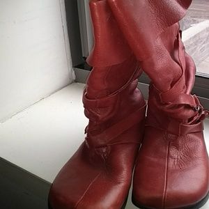 Earth Captain Slouch boots